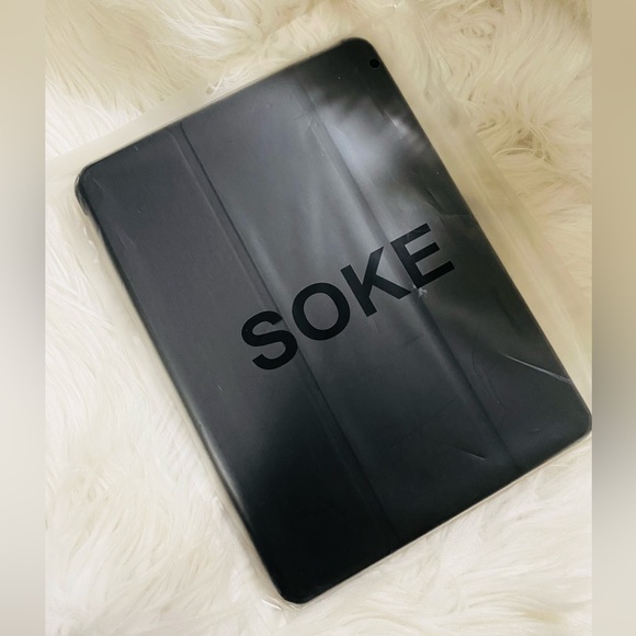 iPad Pro 11in Black Case - Picture 7 of 8